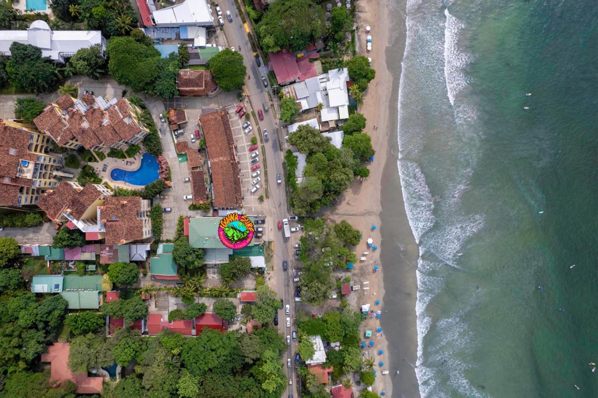Iguana Surf Camp Hotel Tamarindo Exterior photo